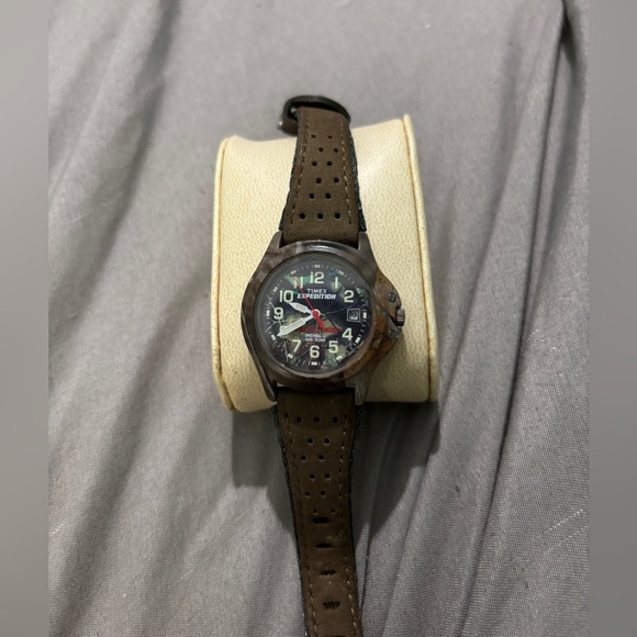 Timex Brown Leather Men's Watch - Picture 1 of 4